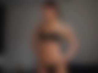 Live cam show with EnaDile - Blue Eyes on SmokeAndPoke