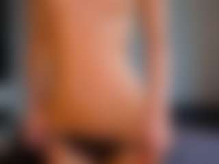 Live cam show with EnaDile - Bedroom Brown Hair on friskycurves.com