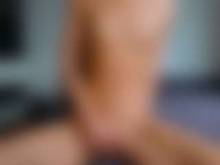 Live cam show with EnaDile - Athletic Public on livesuperchat.net