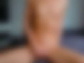 Live cam show with EnaDile - Public Brown Hair on livesuperchat.net