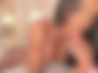 Live cam show with Tahlia M - Lovense Middle Aged on Livezox