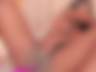 Live cam show with Tahlia M - Strip on Camsoda
