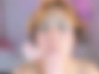 Live cam show with Mary Timber - Brown Hair on StripNow