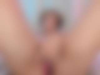 Live cam show with Mary Timber - Petite on fuklive.com