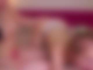 Live cam show with AbigailKuntz - Lesbian on Fling VIP Chat