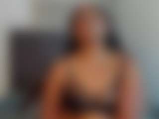 melanym MILF webcam performer live streaming