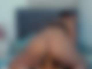Live cam show with melanym - Moaning on SquirtSoMuch
