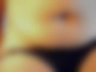 Live cam show with melanym - Ebony Small Tits on Uber Horny