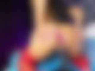 Live cam show with Nahomy - Submissive on CamClone