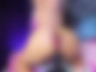 Live cam show with Nahomy - Public on AdultVida.com