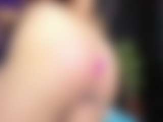 Live cam show with Nahomy - Small Tits on Fling VIP Chat