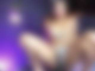 Live cam show with Nahomy - Shaved on Milfs Live