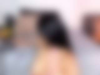 Live cam show with Sofia - Oil on xfollow cams