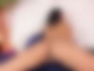 Live cam show with Daye - Shaved Pussy on crypto-cams