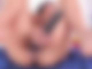 Live cam show with Daye - Brown Eyes on StripNow