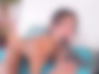 Live cam show with Daye - Skinny on CamClone