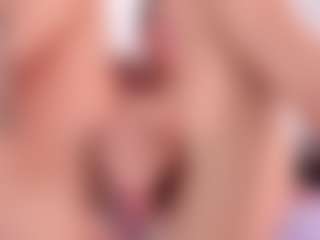 Live cam show with Daye - Skinny on Camsoda