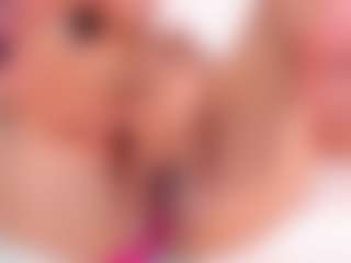 Live cam show with Daye - Small Tits on Camsoda