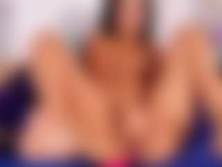 Live cam show with Daye - Oil on Camsoda