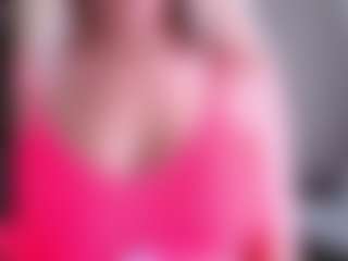 Live cam show with EmilyLion7 - Thin on StripNow