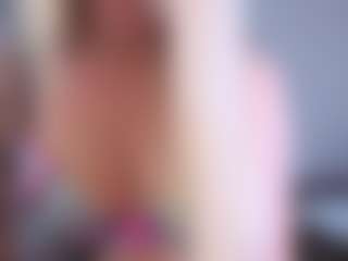 EmilyLion7's Live Sex Cam Show