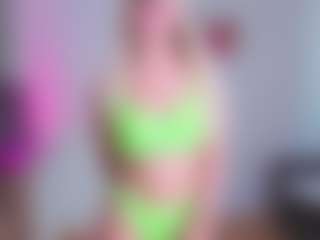 EmilyLion7's Live Sex Cam Show