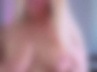 EmilyLion7's Live Sex Cam Show