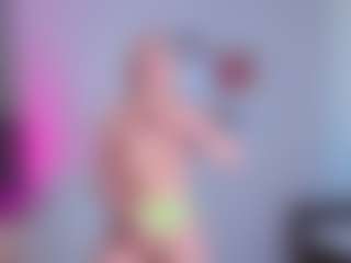 EmilyLion7's Live Sex Cam Show