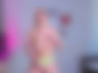 EmilyLion7's Live Sex Cam Show