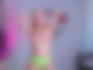 EmilyLion7's Live Sex Cam Show