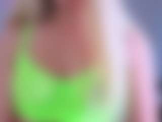 EmilyLion7's Live Sex Cam Show