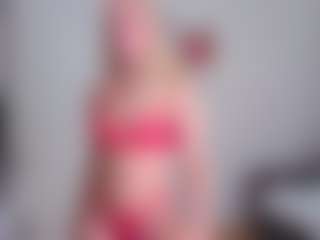 Live cam show with EmilyLion7 - Blowjob on TeamSkeetLive