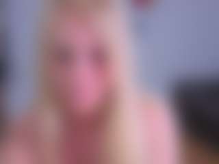 EmilyLion7's Live Sex Cam Show