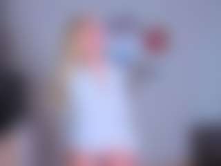 Live cam show with EmilyLion7 - Public on live18s.com