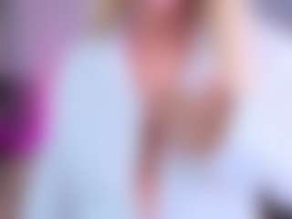 Live cam show with EmilyLion7 - Fingering on Camsoda