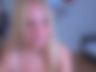 EmilyLion7's Live Sex Cam Show