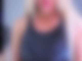 Live cam show with EmilyLion7 - Handjob on Camming Site