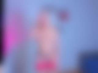 Live cam show with EmilyLion7 - Handjob on Camiplay Live