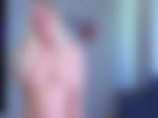 Live cam show with EmilyLion7 - Thin on StripNow