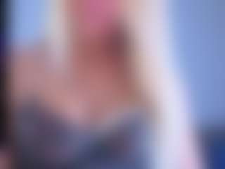 Live cam show with EmilyLion7 - Blue Eyes on Camsoda