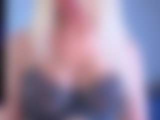 Live cam show with EmilyLion7 - Average on Camsoda