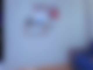 Live cam show with EmilyLion7 - Handjob on CamClone