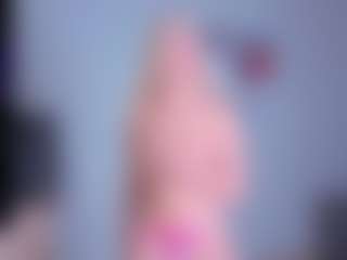 EmilyLion7's Live Sex Cam Show
