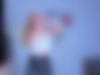 EmilyLion7's Live Sex Cam Show