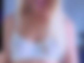 Live cam show with EmilyLion7 - Thin on Camsoda