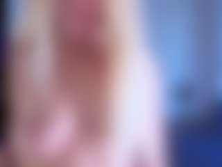 EmilyLion7's Live Sex Cam Show