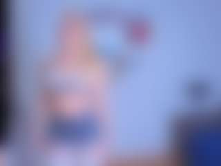 Live cam show with EmilyLion7 - Average on nudelive.tv