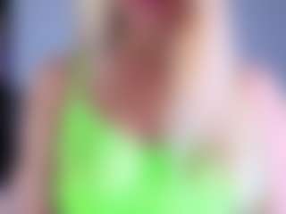 EmilyLion7's Live Sex Cam Show