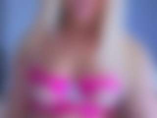 Live cam show with EmilyLion7 - Average on Camsoda