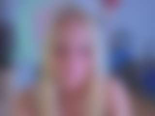 Live cam show with EmilyLion7 - Blue Eyes on Dare Cams